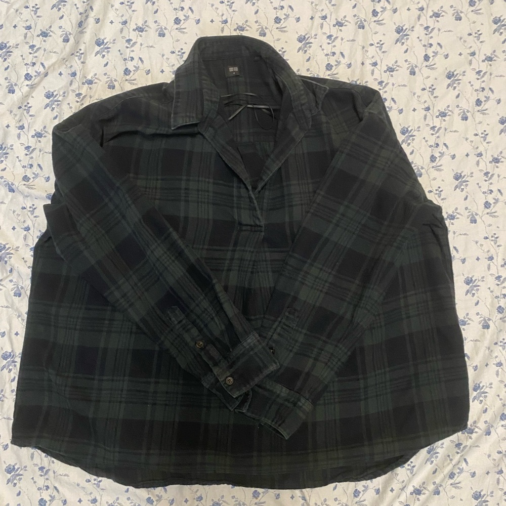 Uniqlo Medium women’s oversized blouse